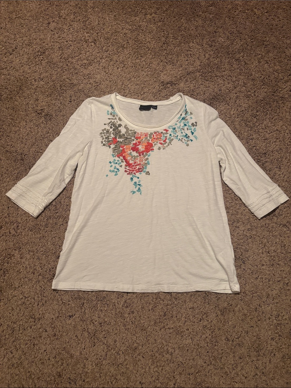 Tribal White Embroidered 3/4 Sleeve Top L
